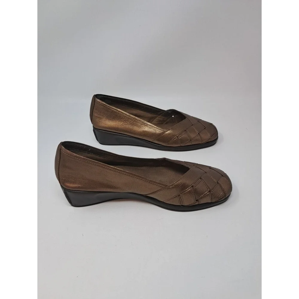 AEROSOLES wedge stitch